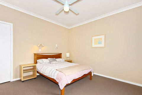Sea Sand And Scrub Holiday House - Accommodation 4U 4