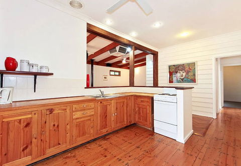 Sea Sand And Scrub Holiday House - Accommodation 4U 6