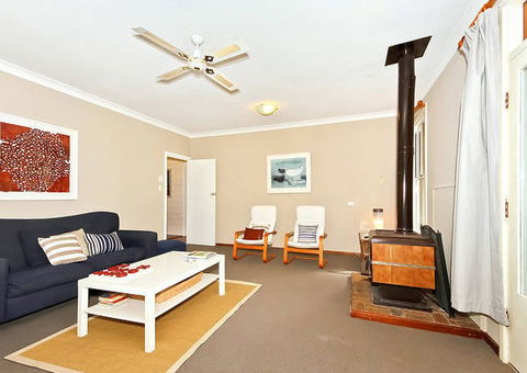 Sea Sand And Scrub Holiday House - Accommodation 4U 7