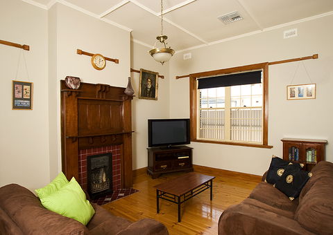Semaphore Beach House - Accommodation 4U 0