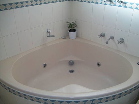 Beachside Apartment - Hove - Accommodation 4U 2