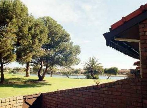 Lake Shore Apartment - Accommodation 4U 0