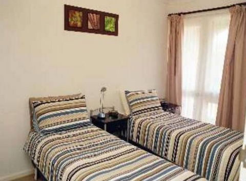 Lake Shore Apartment - Accommodation 4U 1