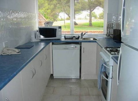 Lake Shore Apartment - Accommodation 4U 3
