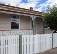 Newdegate House - Accommodation 4U