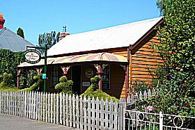 Westbury Gingerbread Cottages - The - Accommodation 4U 0