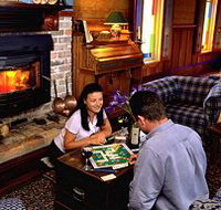 Strahan Colonial Cottages - Accommodation 4U
