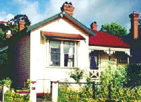 Duck House - The - Accommodation 4U 0