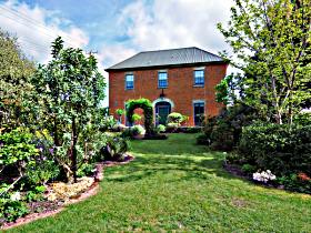 Mrs Currie's House B&B - Accommodation 4U 0