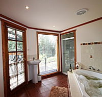 Love Grove Guest House - Accommodation 4U