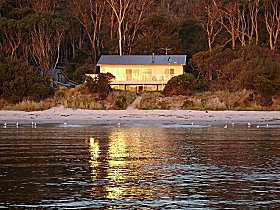Harpers On The Beach - Accommodation 4U 0