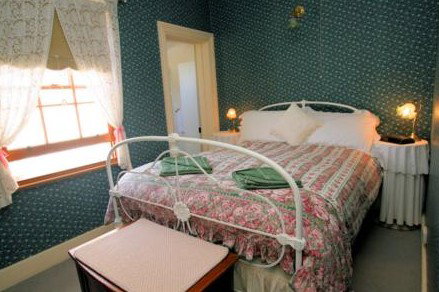 Wilmot Arms Inn - Accommodation 4U 2