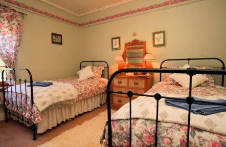 Wilmot Arms Inn - Accommodation 4U 5