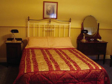 Glen Osborne House - Accommodation 4U 5