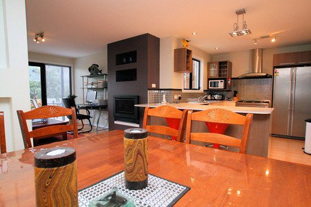 Oakley Place Townhouse - Tasmanian Short Stays - Accommodation 4U 1