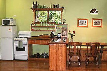 Crater Lakes Rainforest Cottages - Accommodation 4U 7
