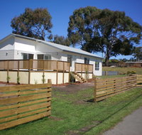 Waterside Accommodation - Accommodation 4U