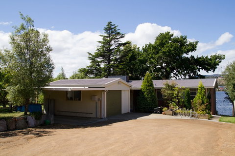 Waterside Accommodation - Accommodation 4U 2