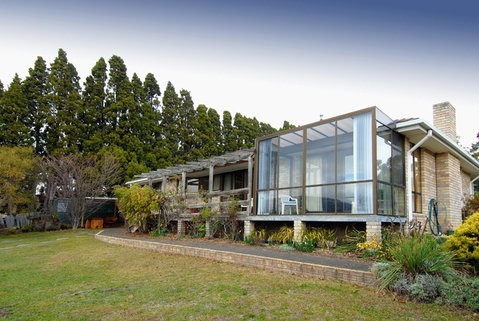 Waterside Accommodation - Accommodation 4U 4