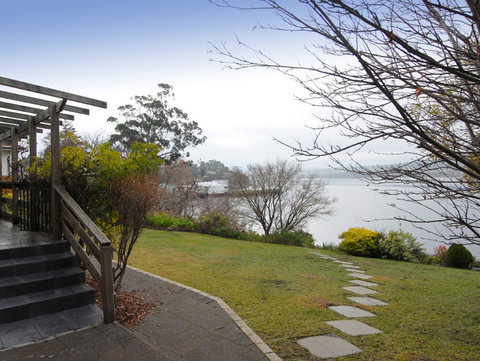 Waterside Accommodation - Accommodation 4U 5