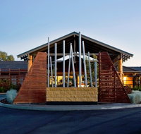 Wyndham Seven Mile Beach - Accommodation 4U