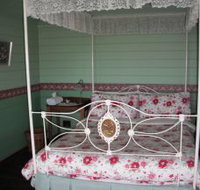 Berry Mountain Farm Mullengrove Cottage - Accommodation 4U
