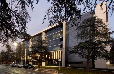 East Hotel - Accommodation 4U 1