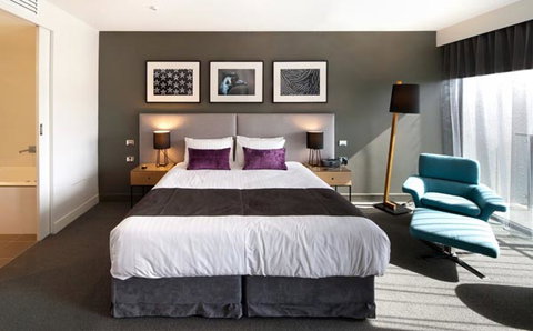 East Hotel - Accommodation 4U 2