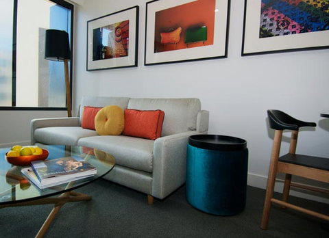 East Hotel - Accommodation 4U 3