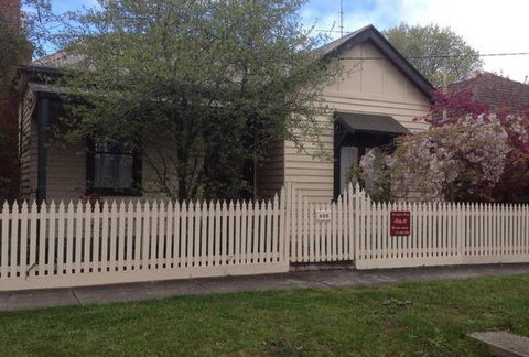 Newington House - Accommodation 4U 5