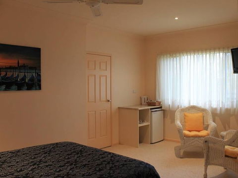 Batemans Bay Manor - Bed And Breakfast - Accommodation 4U 4