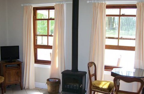 Hillcrest Cottage - Accommodation 4U 3
