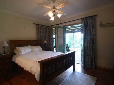 Elouera - Accommodation 4U 5