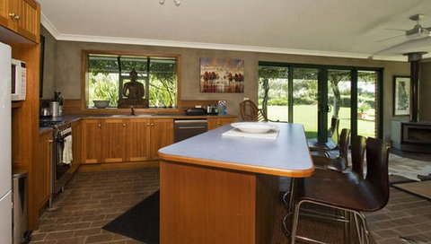 Banksia Garden Retreat - Accommodation 4U 0