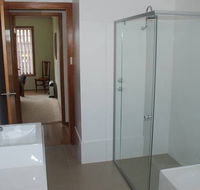 Beachfront House - Accommodation 4U