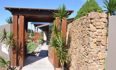 Beachfront House - Accommodation 4U 2