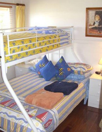 Calm Waters Waterfront Cottages - Accommodation 4U 0