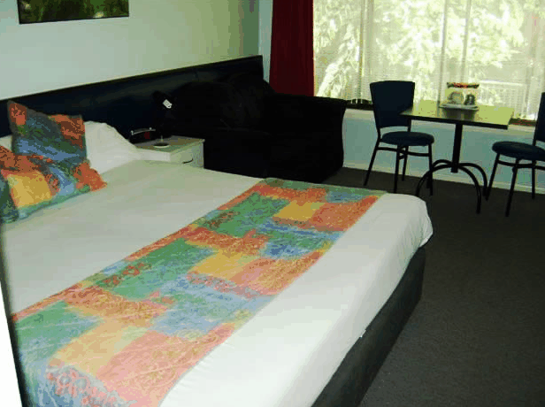 Poinciana Motel - Accommodation 4U 0
