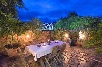 Castle On The Hill Bed And Breakfast - Accommodation 4U 2