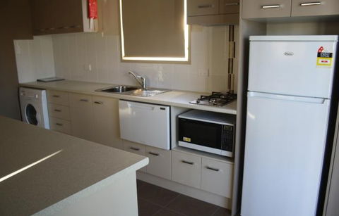 Bowlo Holiday Cabins - Accommodation 4U 0