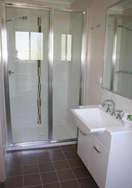Bowlo Holiday Cabins - Accommodation 4U 2