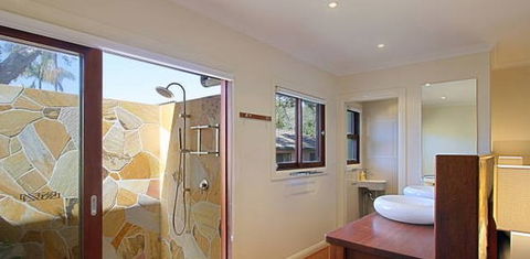 Away On Shirley Lane - Accommodation 4U 4