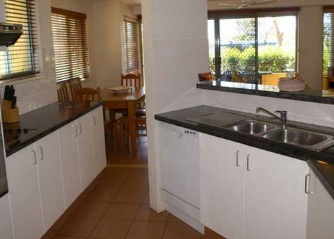 Airy Surfside Unit - Accommodation 4U 3
