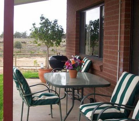 Riverland Holiday Cottage - Accommodation 4U 5