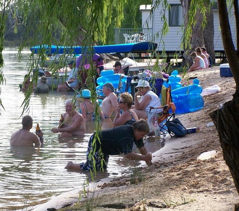 Willow Bend Caravan Park - Accommodation 4U 1