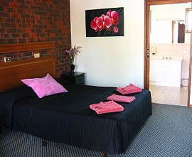 Wentworth Club Motel - Accommodation 4U 1