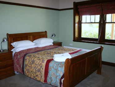 Batlow House - Accommodation 4U 2