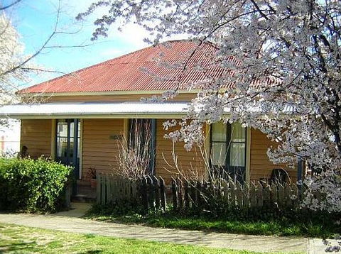 Cooma Cottage - Accommodation - Accommodation 4U 0