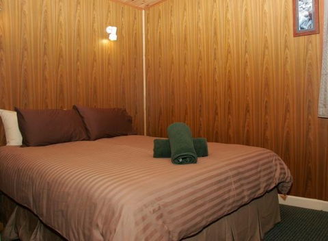 Royal Coachman Ski Lodge - Accommodation 4U 1