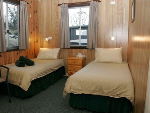 Royal Coachman Ski Lodge - Accommodation 4U 2